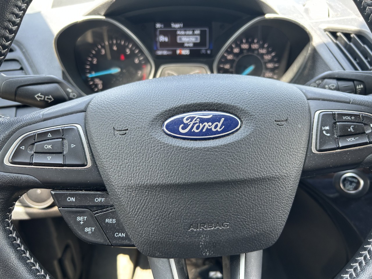 2019 Ford Escape SEL AWD Main Image