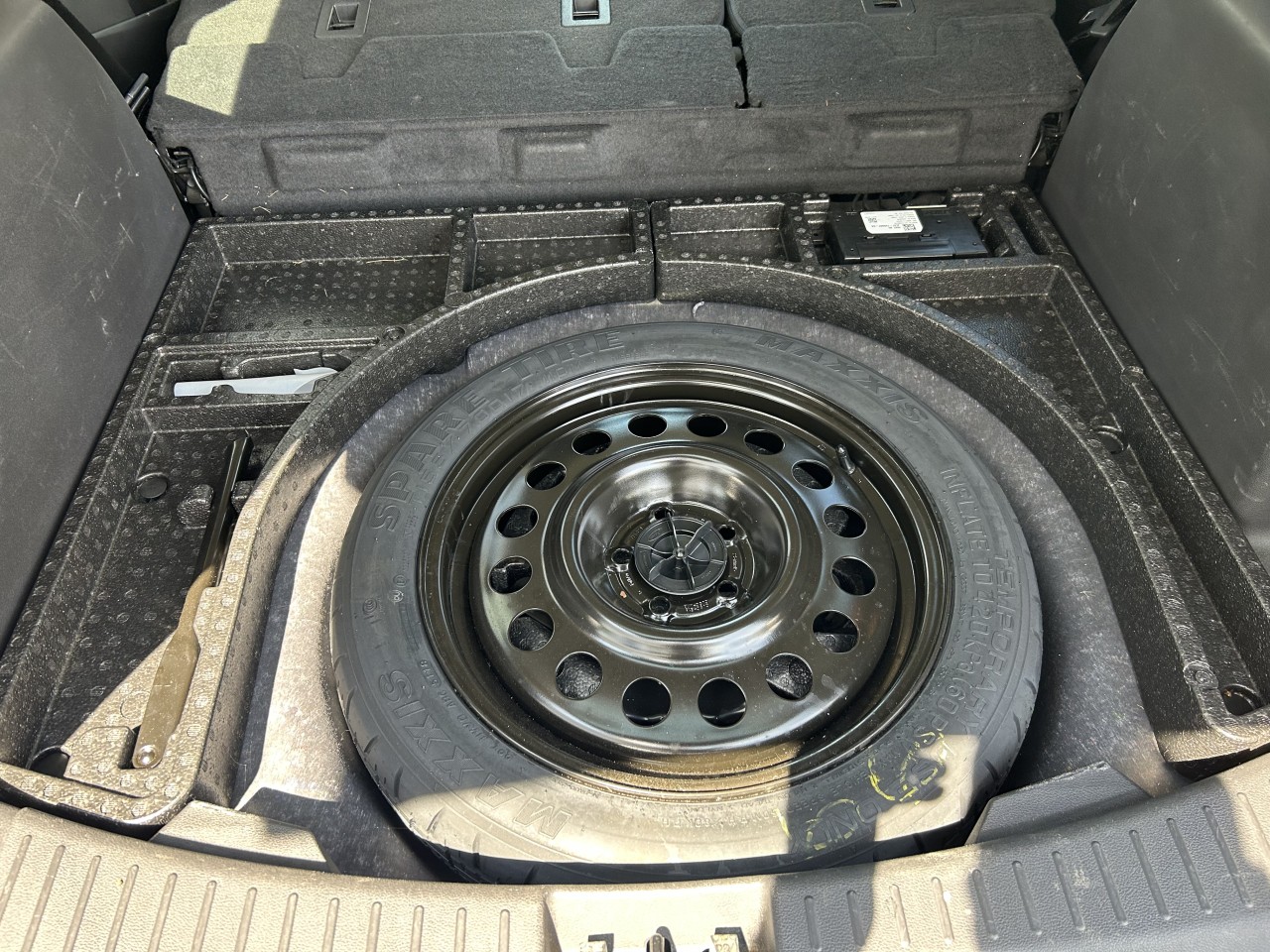 2019 Ford Escape SEL AWD Main Image