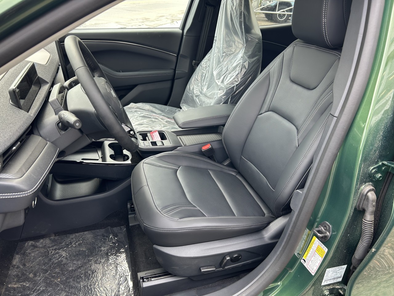 2025 Ford Mustang Mach-E PREMIUM AWD Main Image