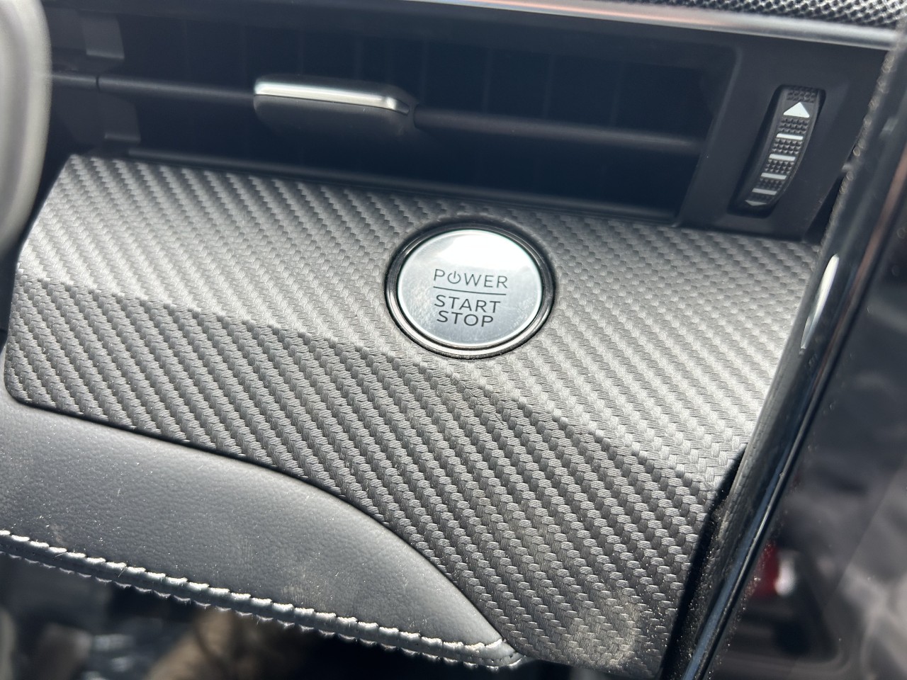 2025 Ford Mustang Mach-E PREMIUM AWD Main Image