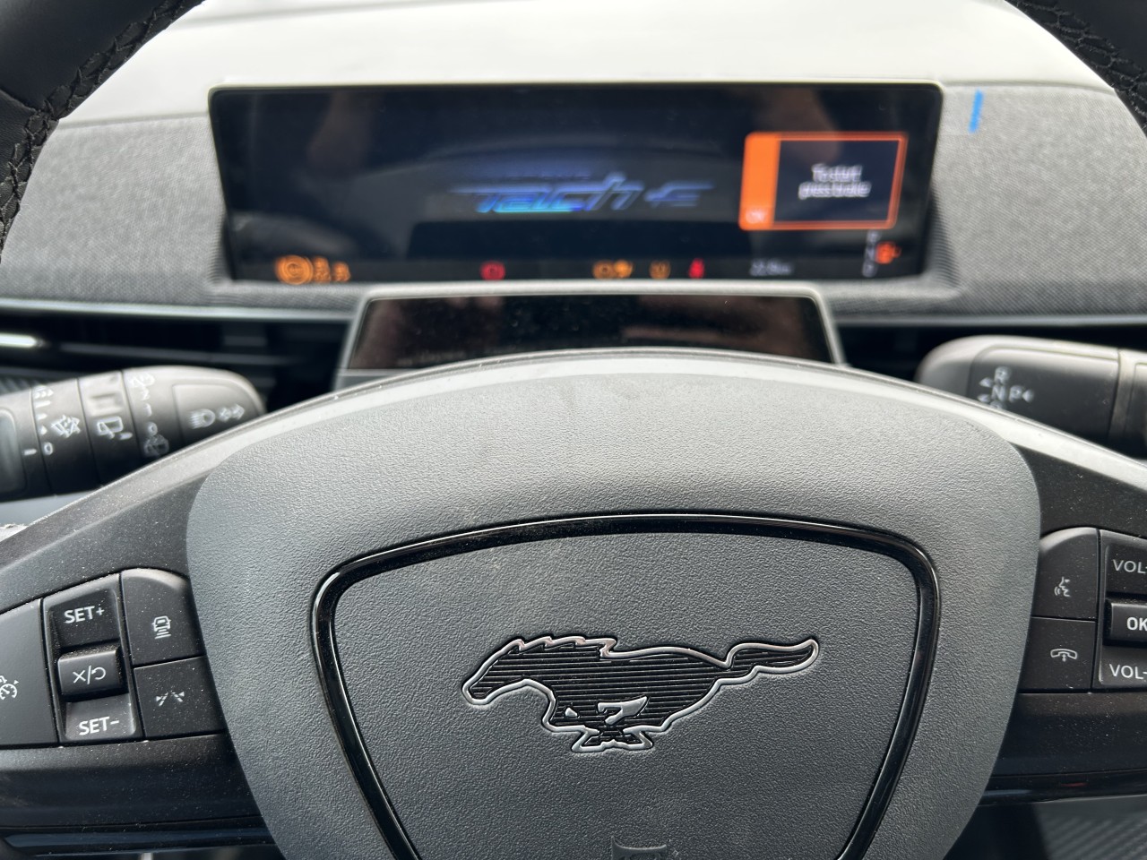 2025 Ford Mustang Mach-E PREMIUM AWD Main Image