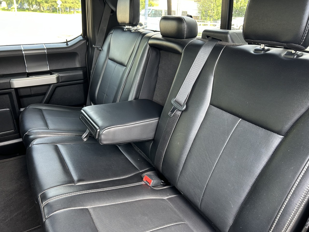 2020 Ford F-150 LARIAT Main Image