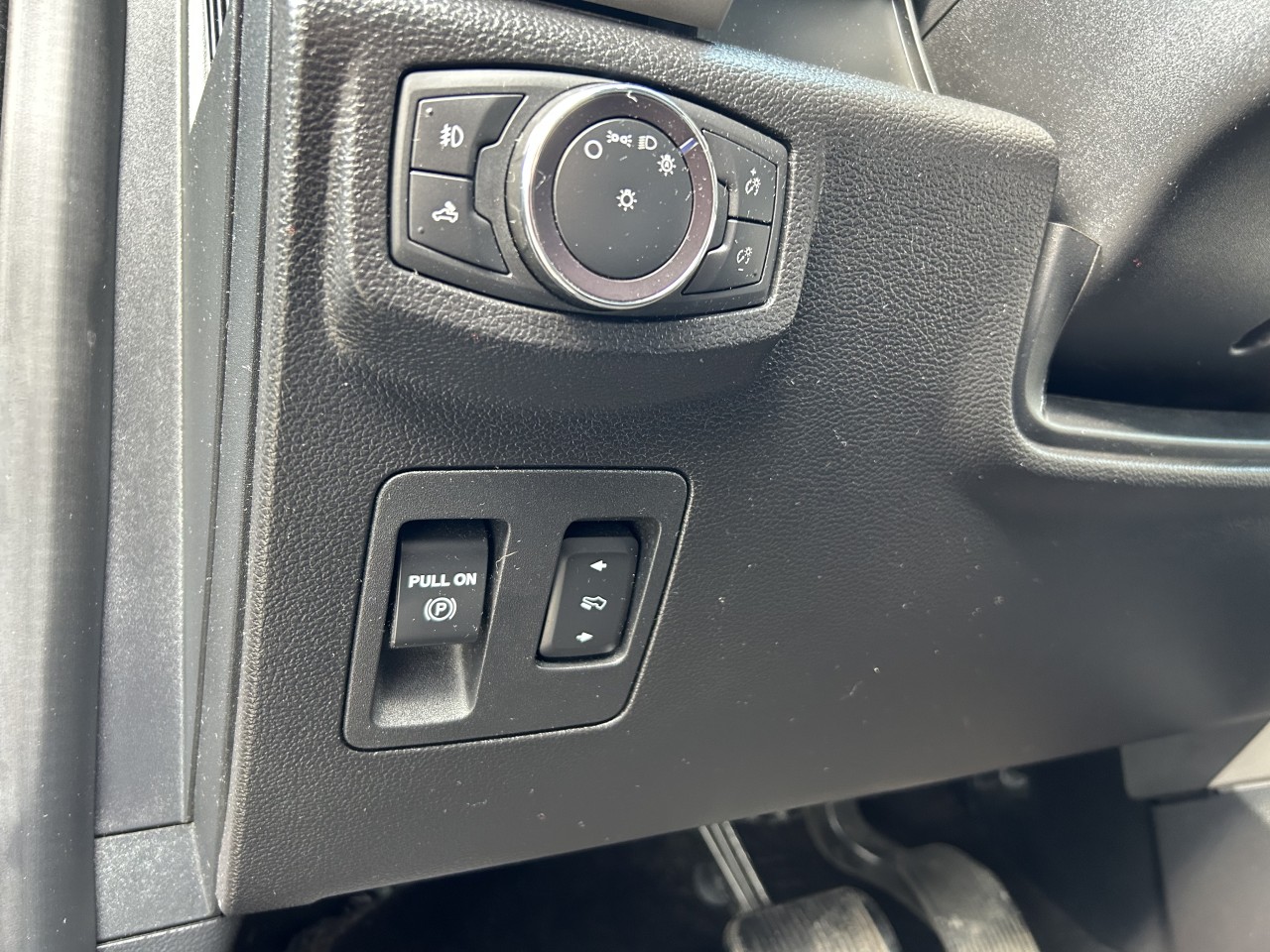 2020 Ford F-150 LARIAT Main Image