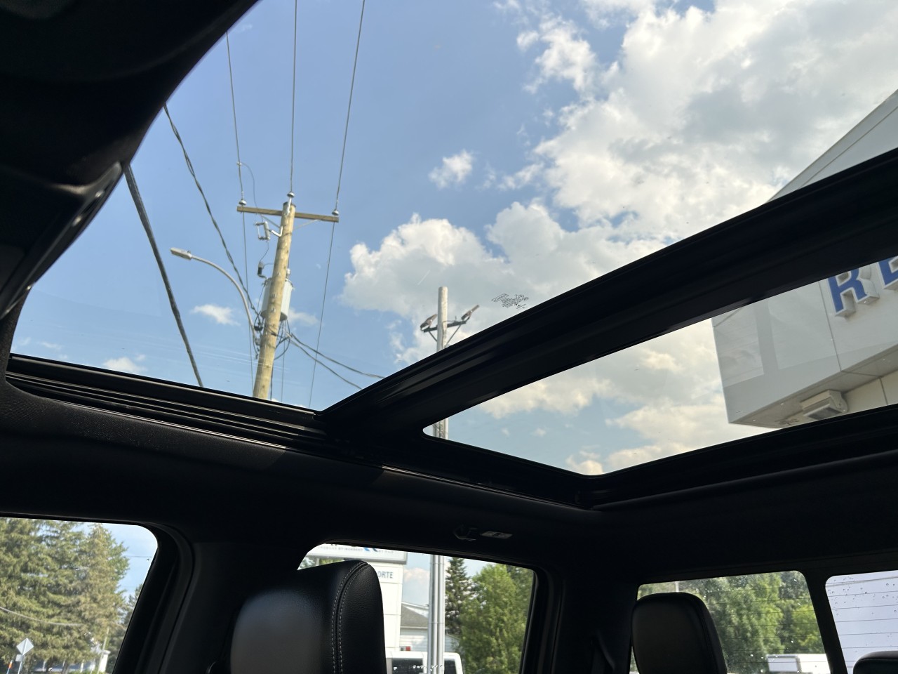 2020 Ford F-150 LARIAT Main Image