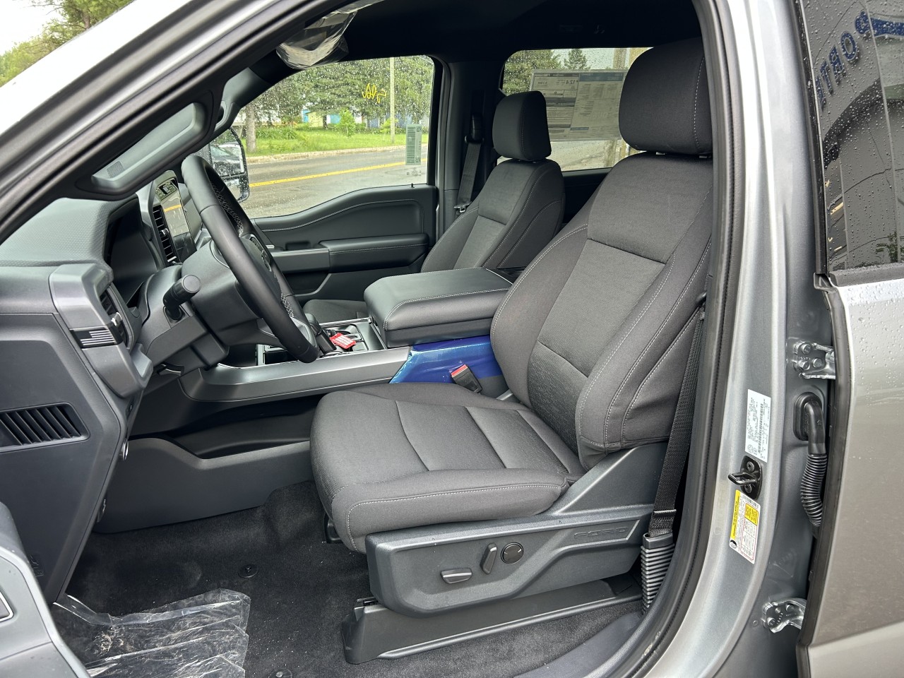 2025 Ford F-150 XLT Main Image