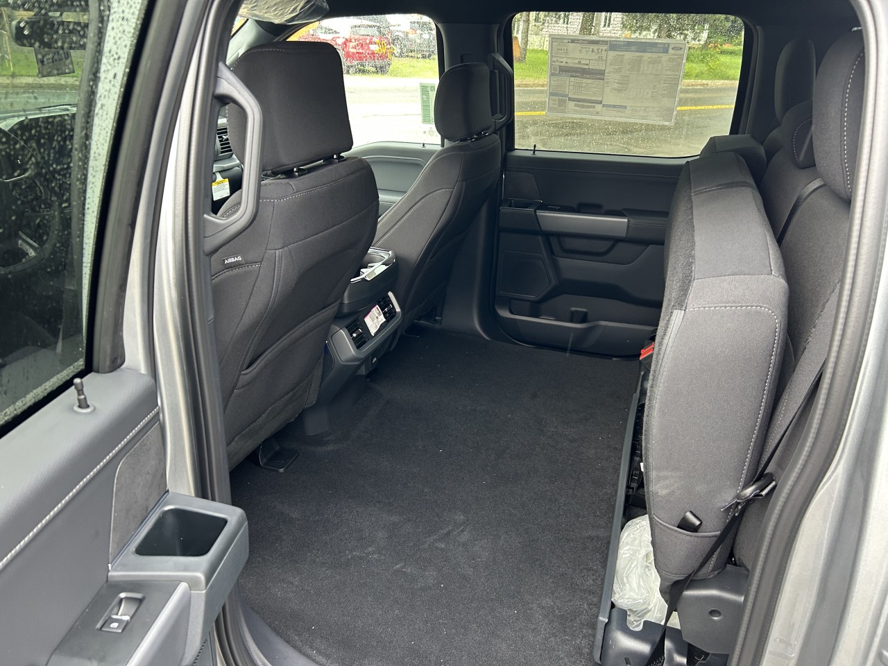 2025 Ford F-150 XLT Main Image