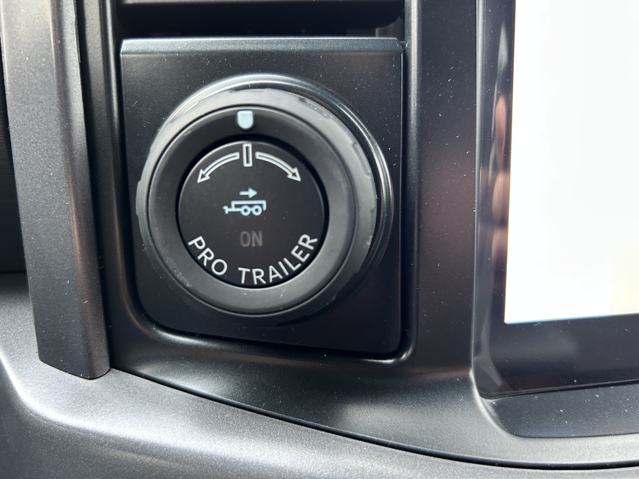 2025 Ford F-150 XLT Main Image