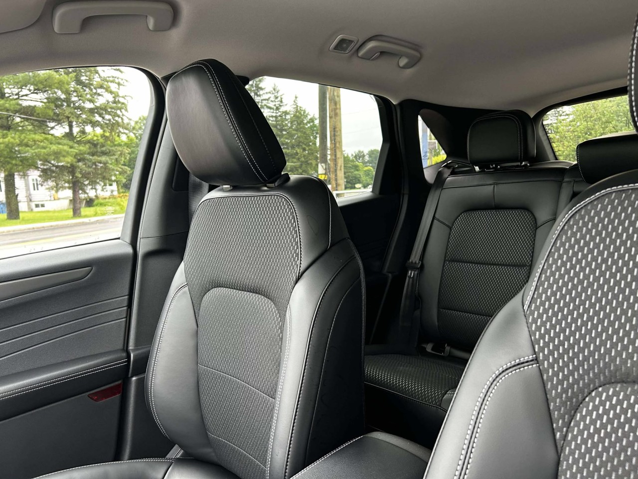 2025 Ford Escape PHEV Main Image