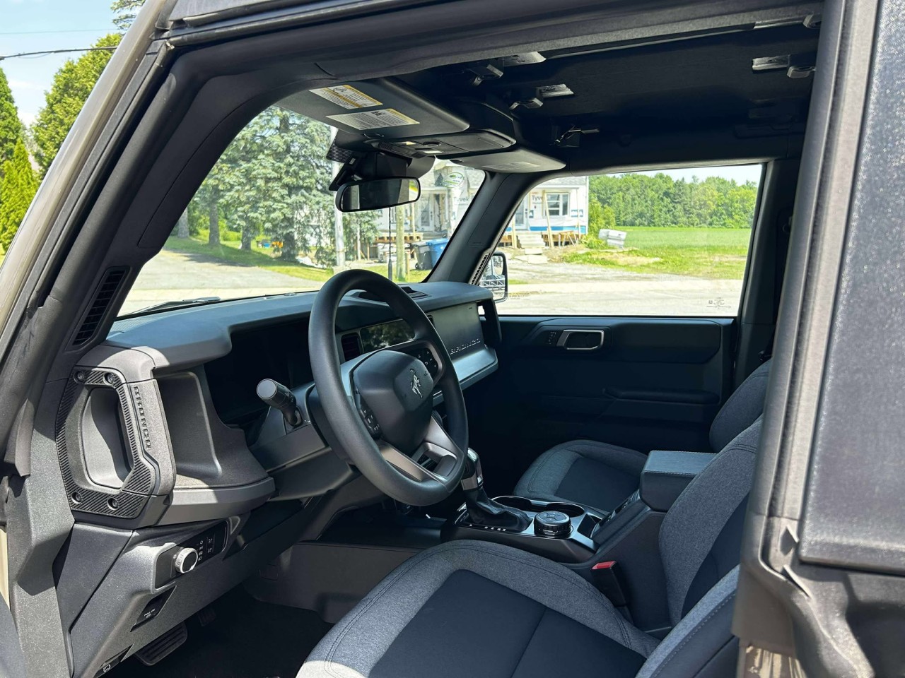2025 Ford Bronco Base Main Image