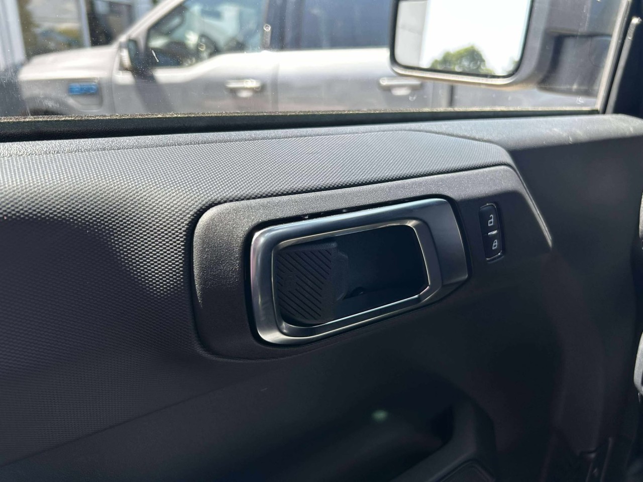 2025 Ford Bronco Base Main Image