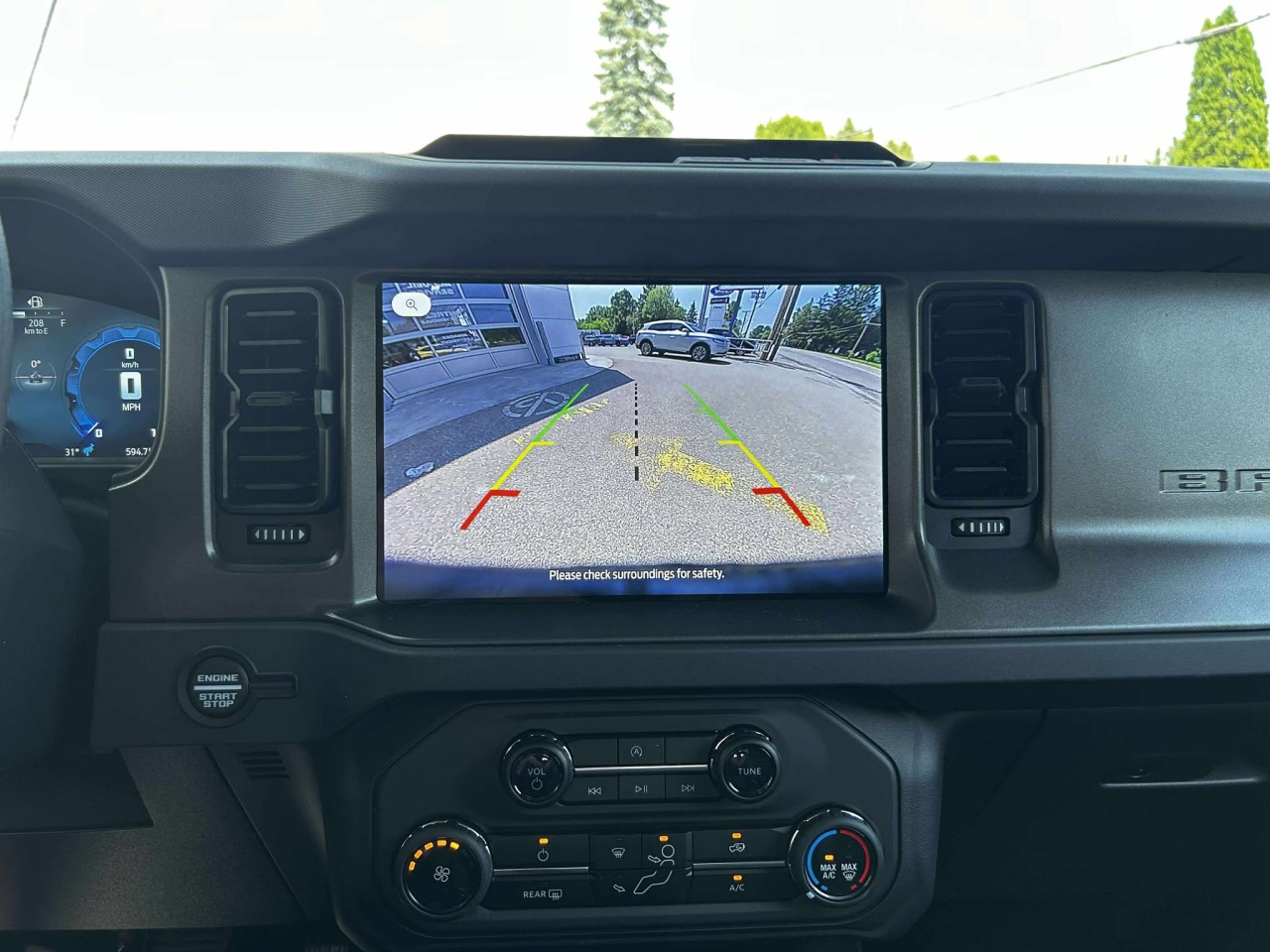 2025 Ford Bronco Base Main Image