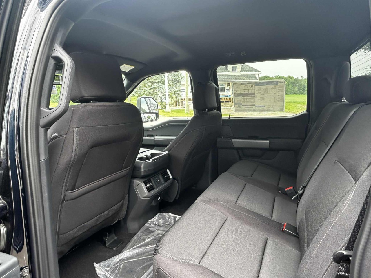 2025 Ford F-150 XLT Main Image