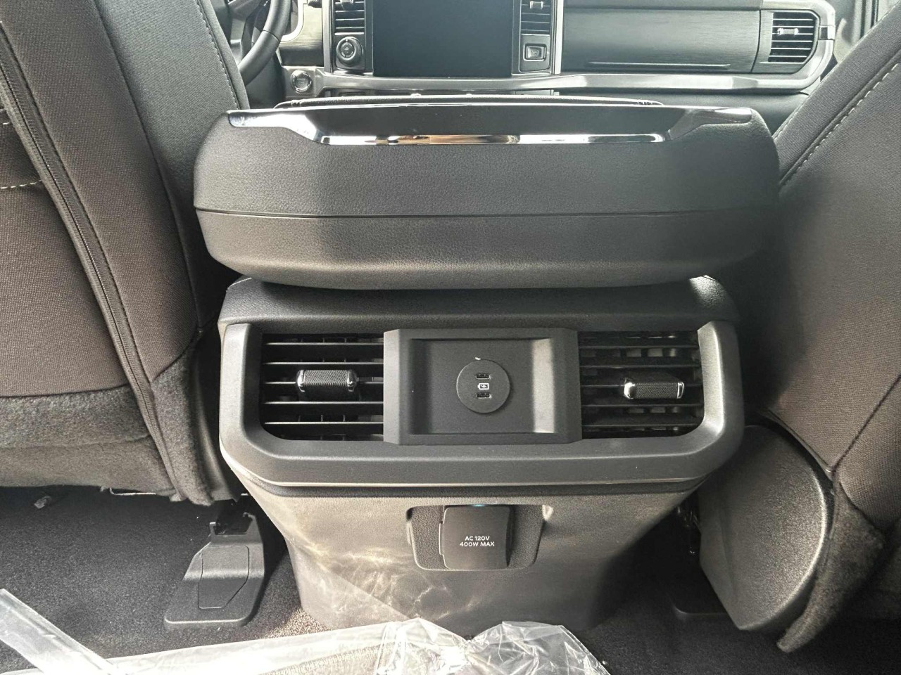 2025 Ford F-150 XLT Main Image