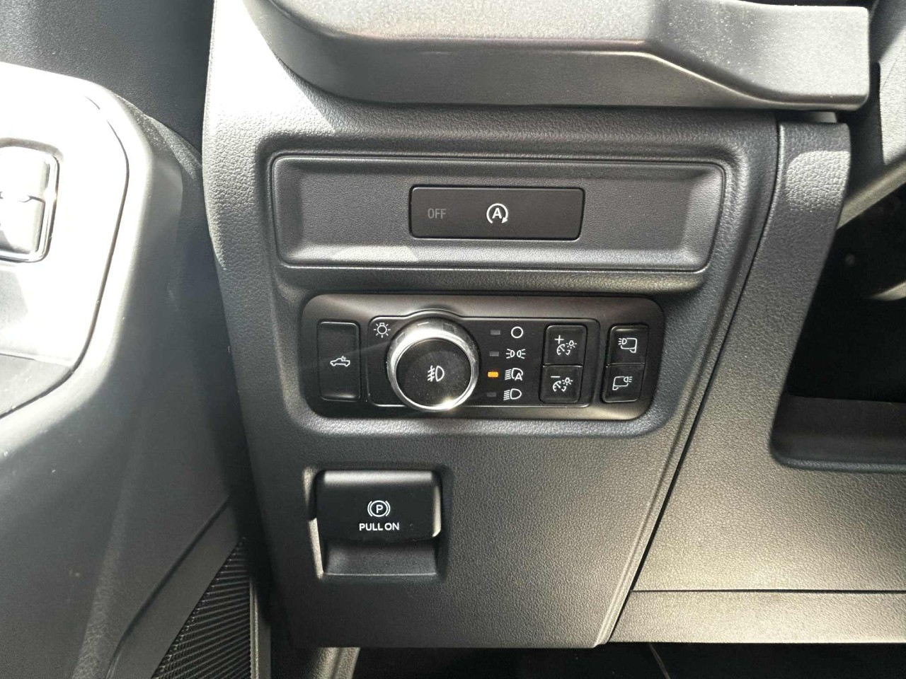 2025 Ford F-150 XLT Main Image