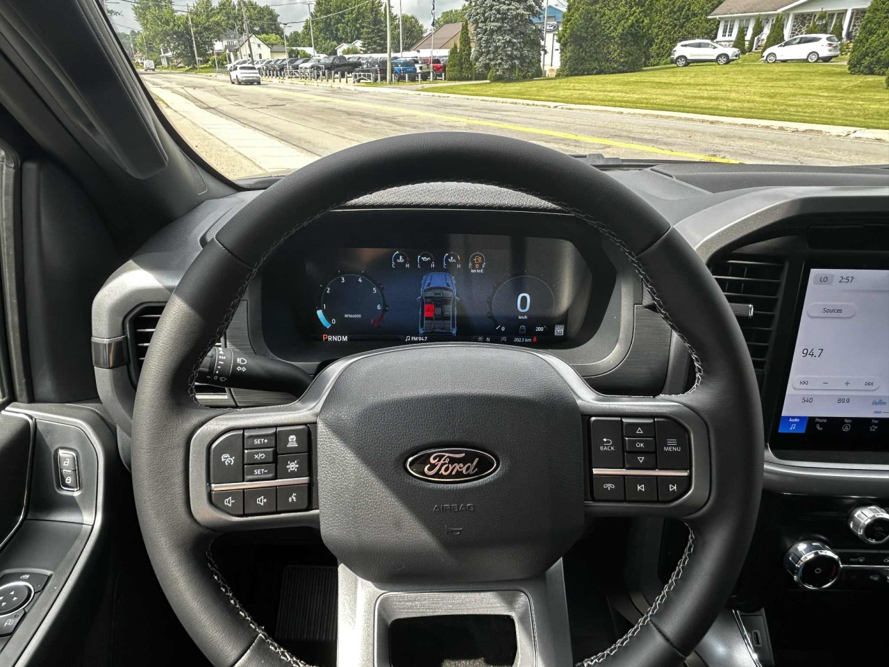 2025 Ford F-150 XLT Main Image
