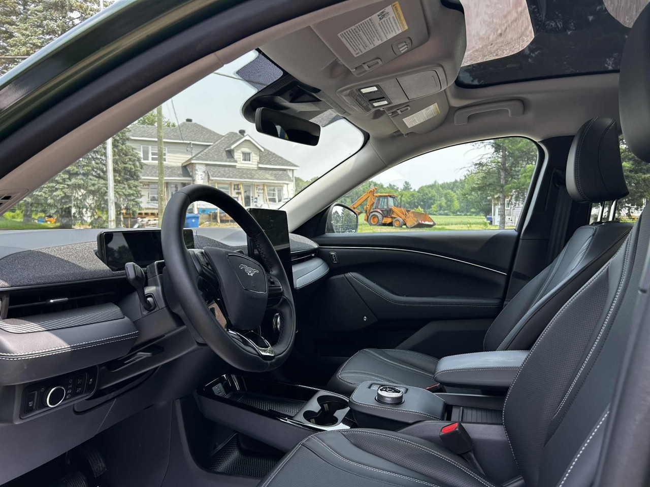 2024 Ford Mustang Mach-E PREMIUM X AWD Main Image