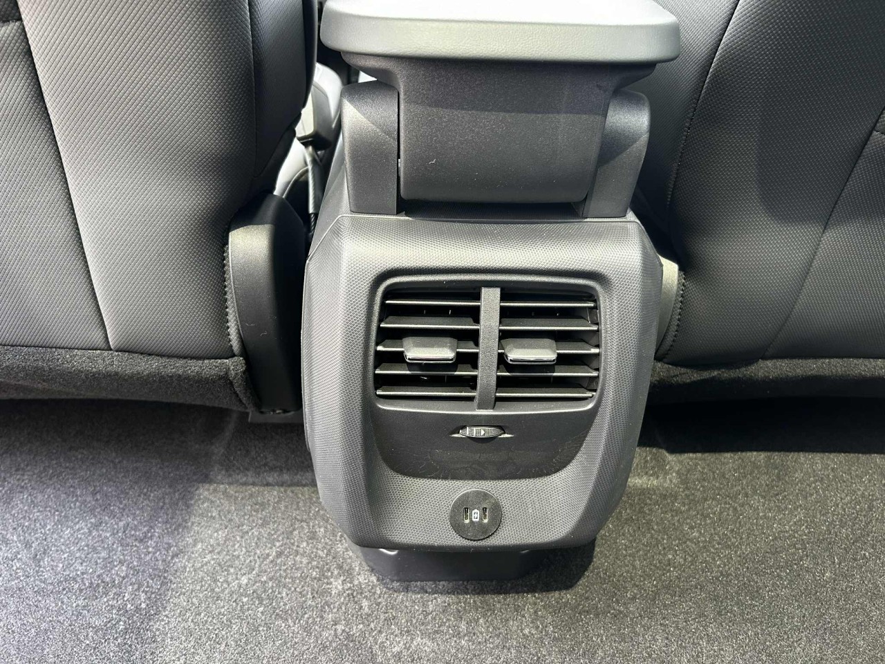 2024 Ford Mustang Mach-E PREMIUM X AWD Main Image