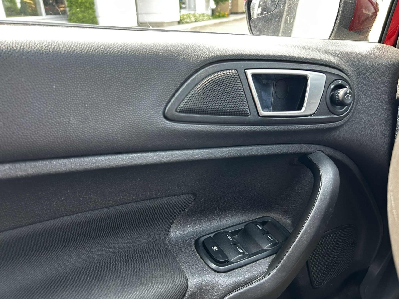 2015 Ford Fiesta SE Main Image
