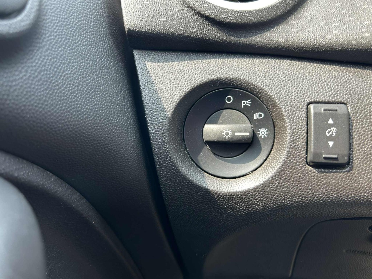 2015 Ford Fiesta SE Main Image