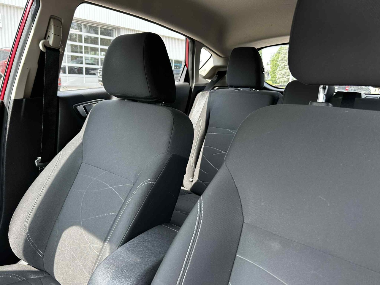 2015 Ford Fiesta SE Main Image
