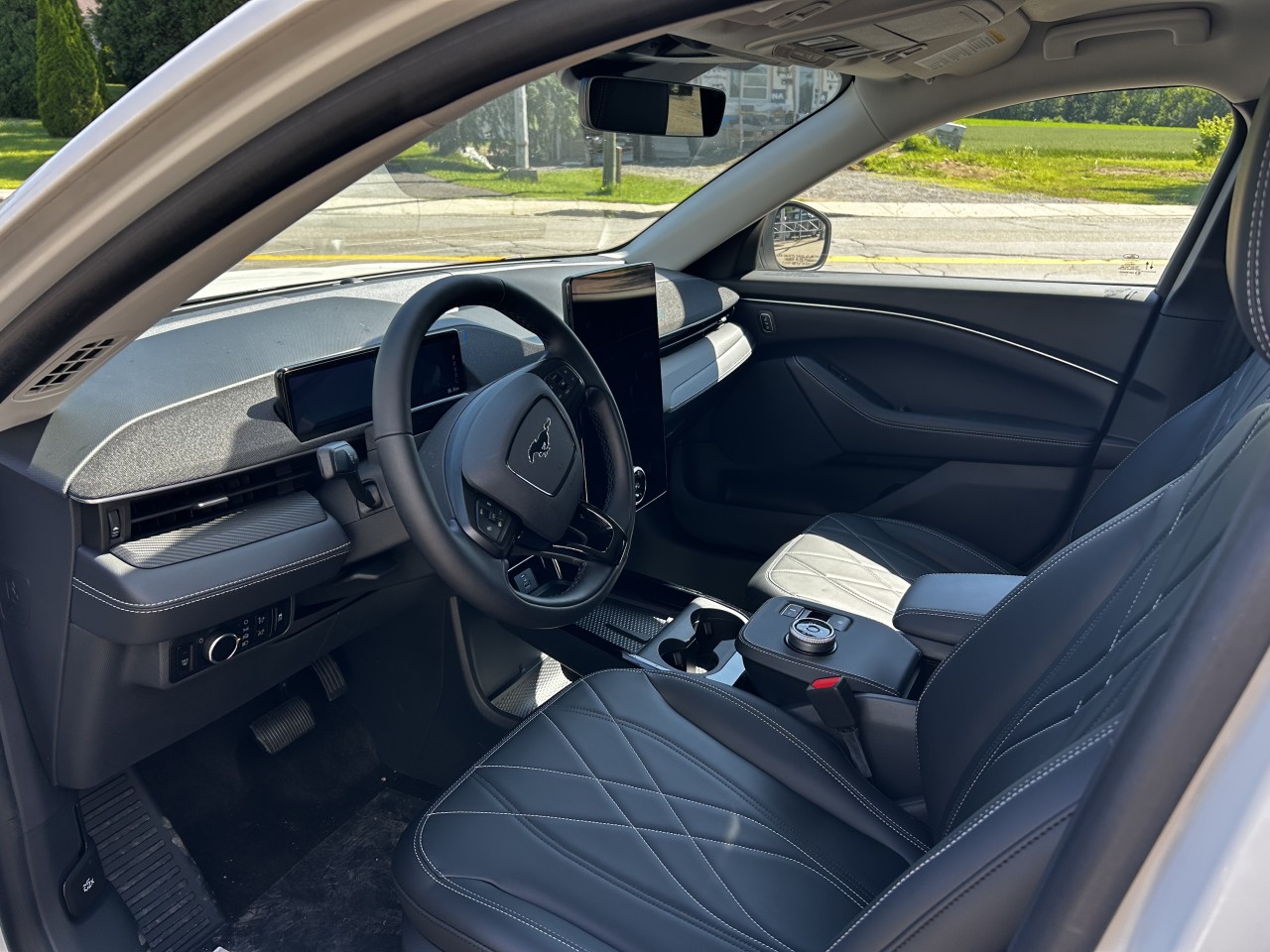 2024 Ford Mustang Mach-E SELECT AWD Main Image