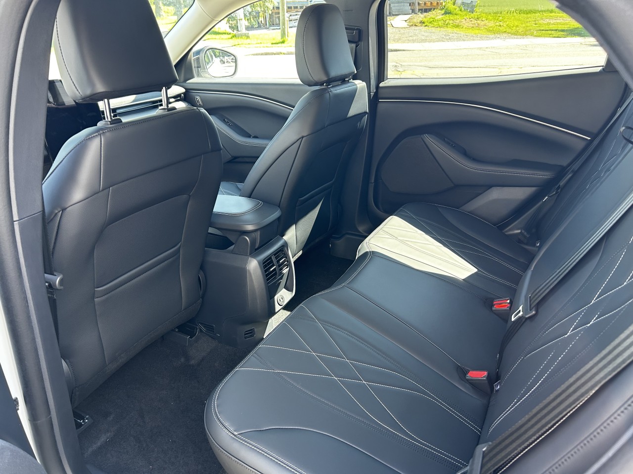 2024 Ford Mustang Mach-E SELECT AWD Main Image