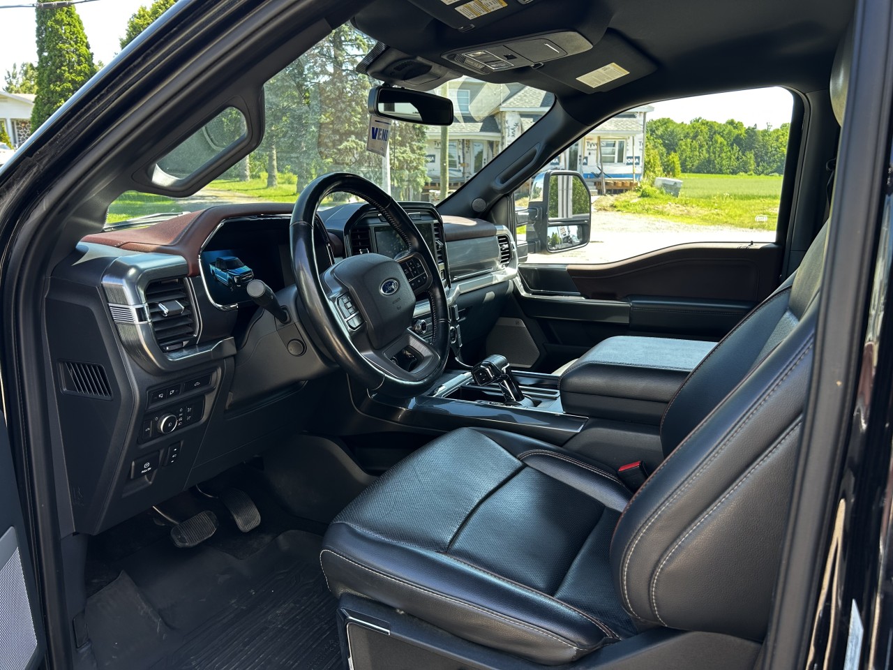 2021 Ford F-150 LARIAT Main Image