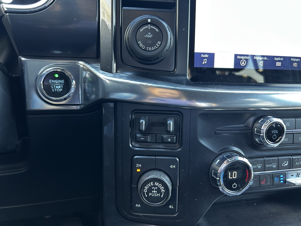 2021 Ford F-150 LARIAT Main Image