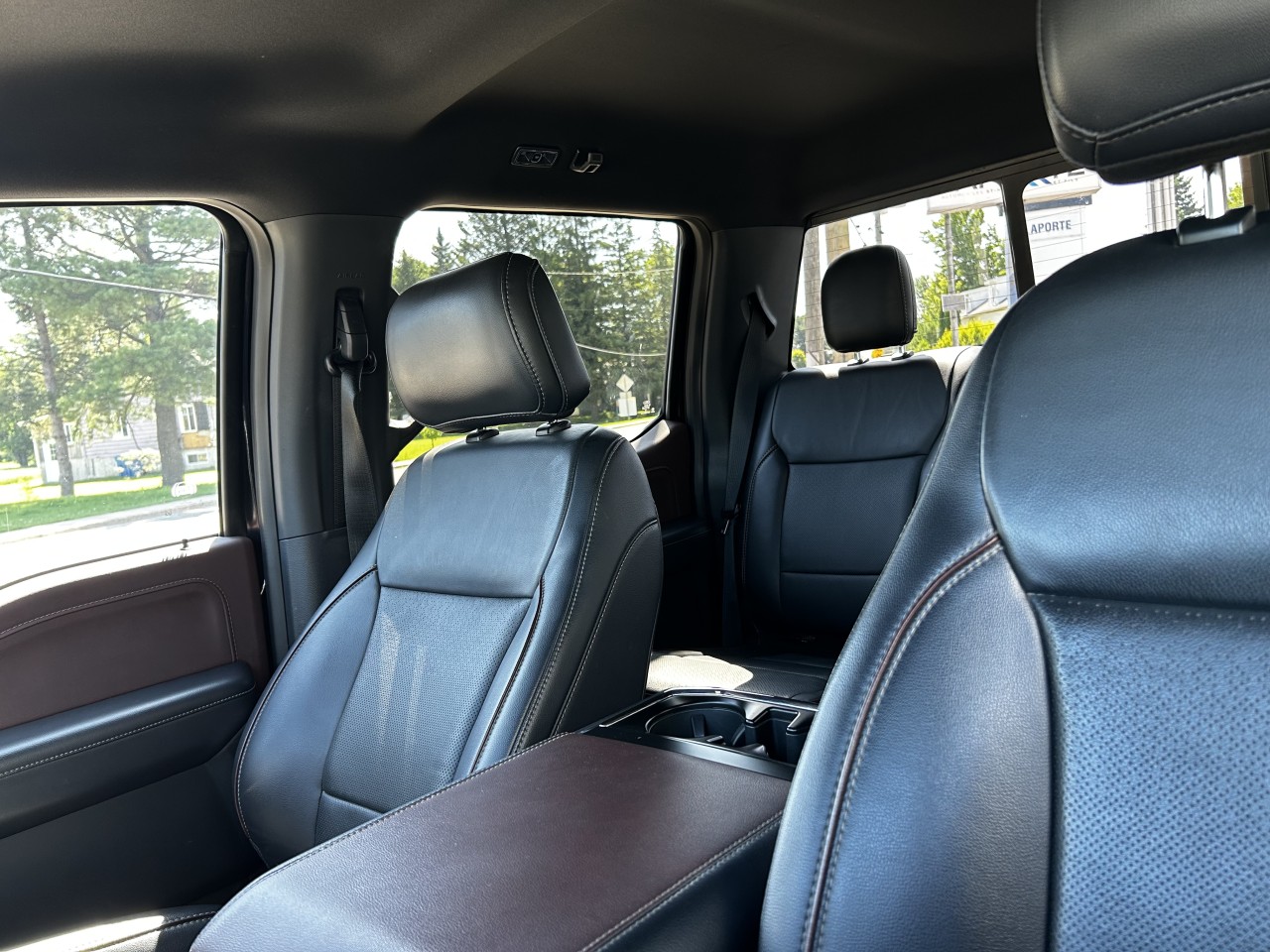 2021 Ford F-150 LARIAT Main Image