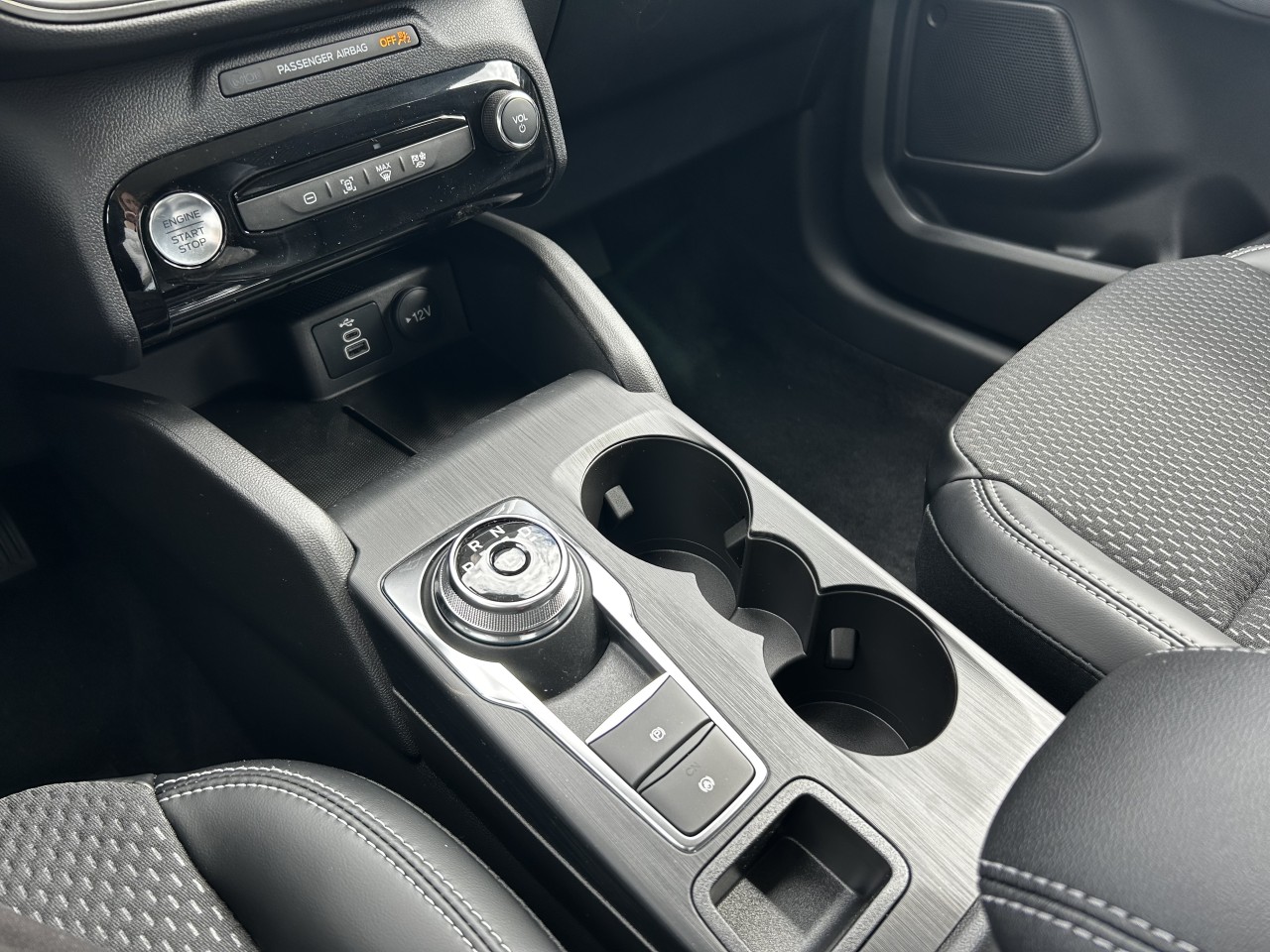 2025 Ford Escape PHEV Main Image