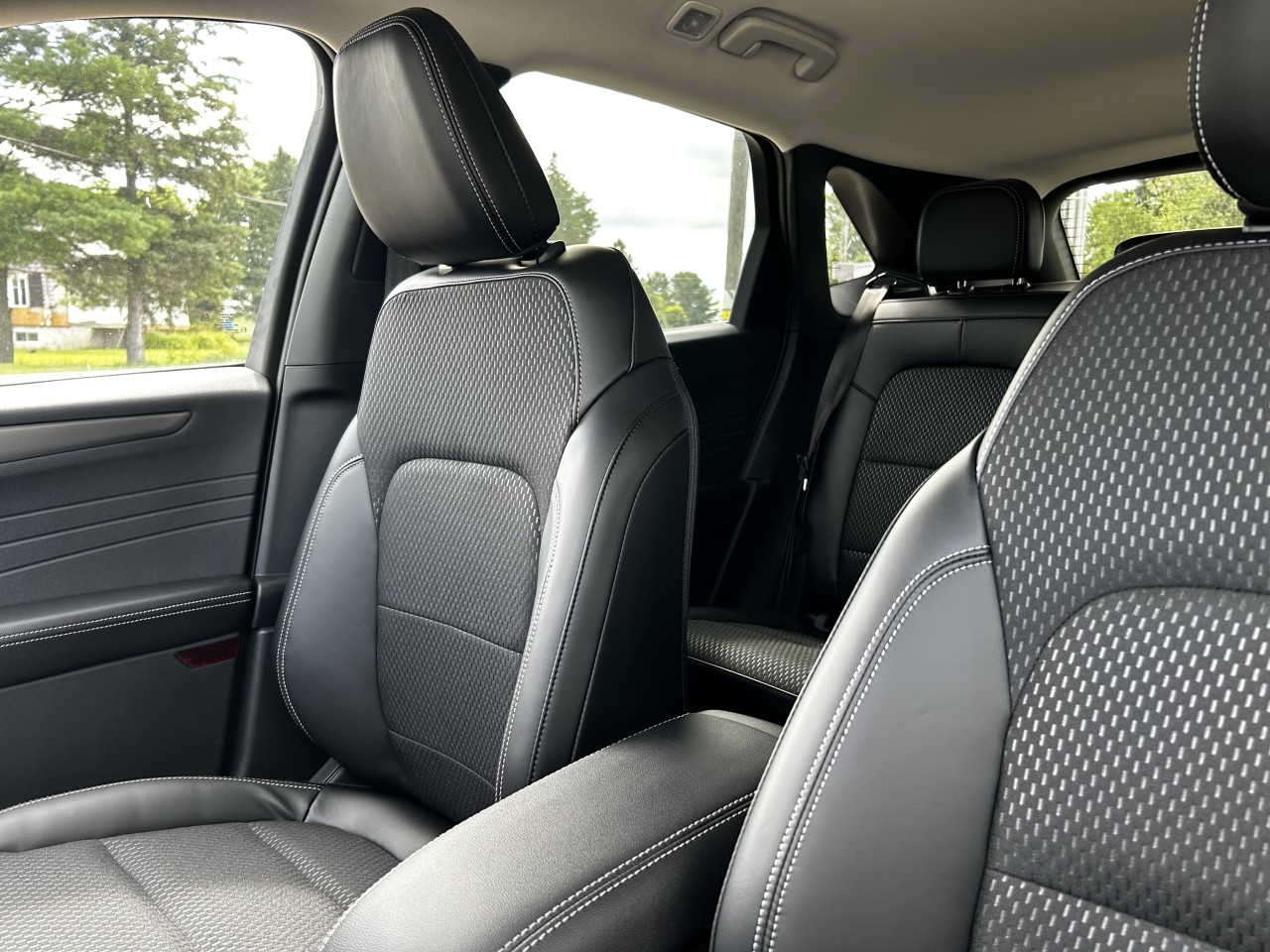 2025 Ford Escape PHEV Main Image