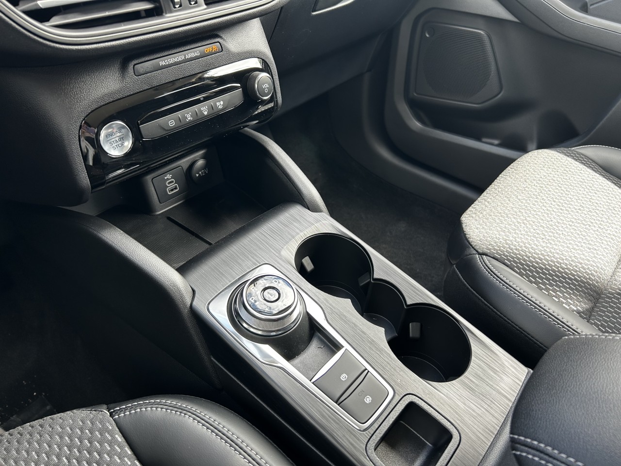 2025 Ford Escape PHEV Main Image