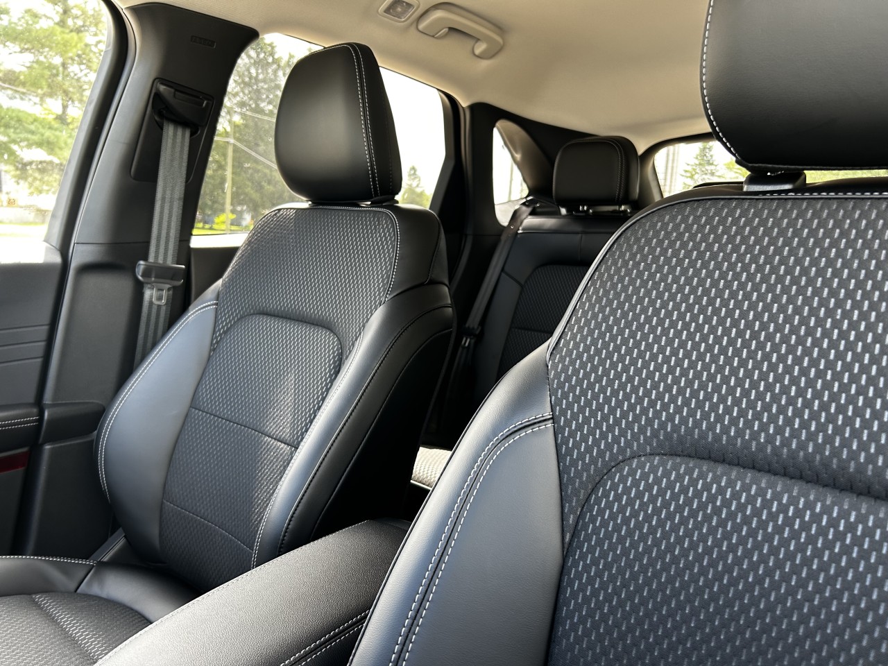 2025 Ford Escape PHEV Main Image
