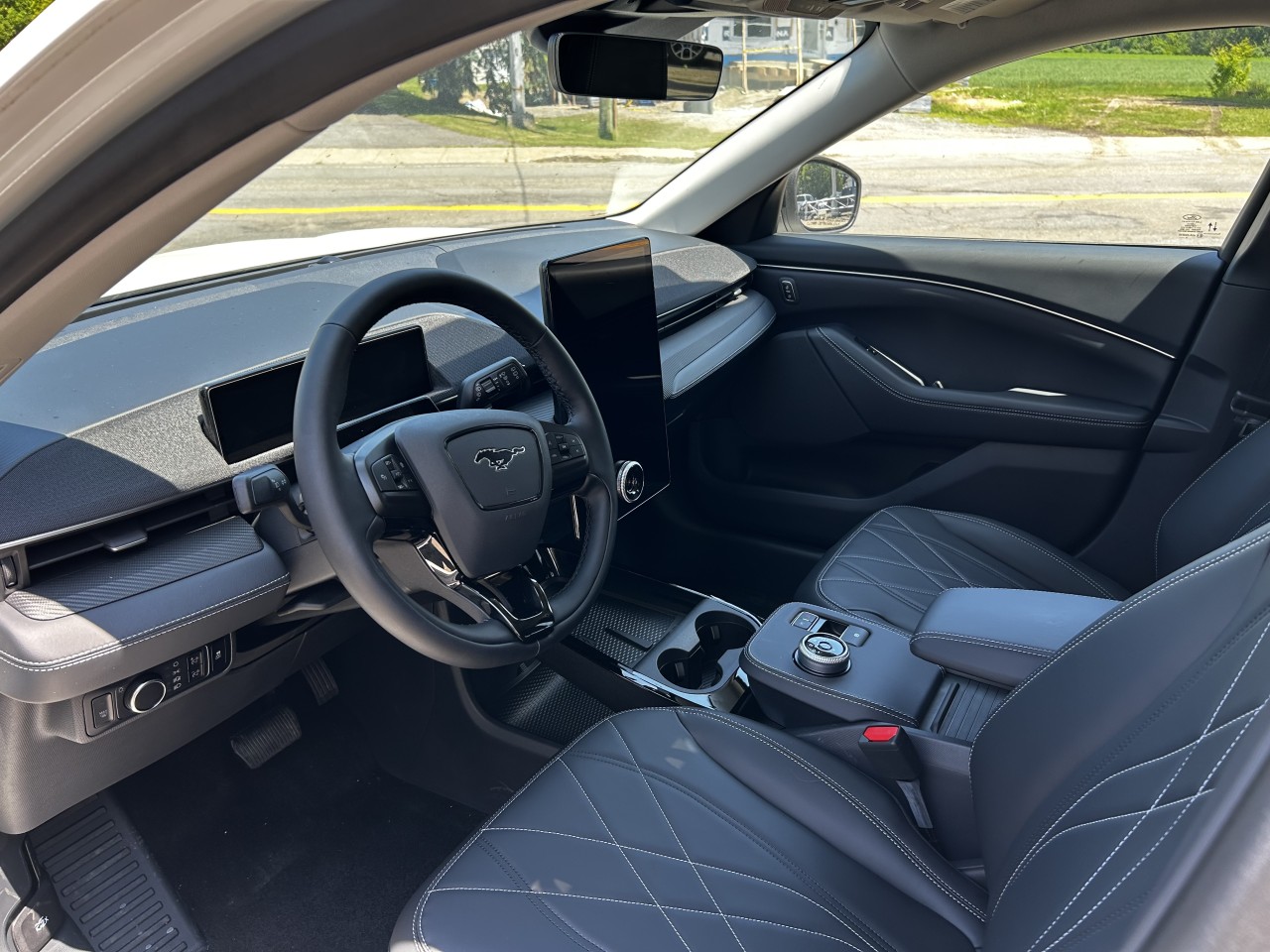 2024 Ford Mustang Mach-E SELECT AWD Main Image