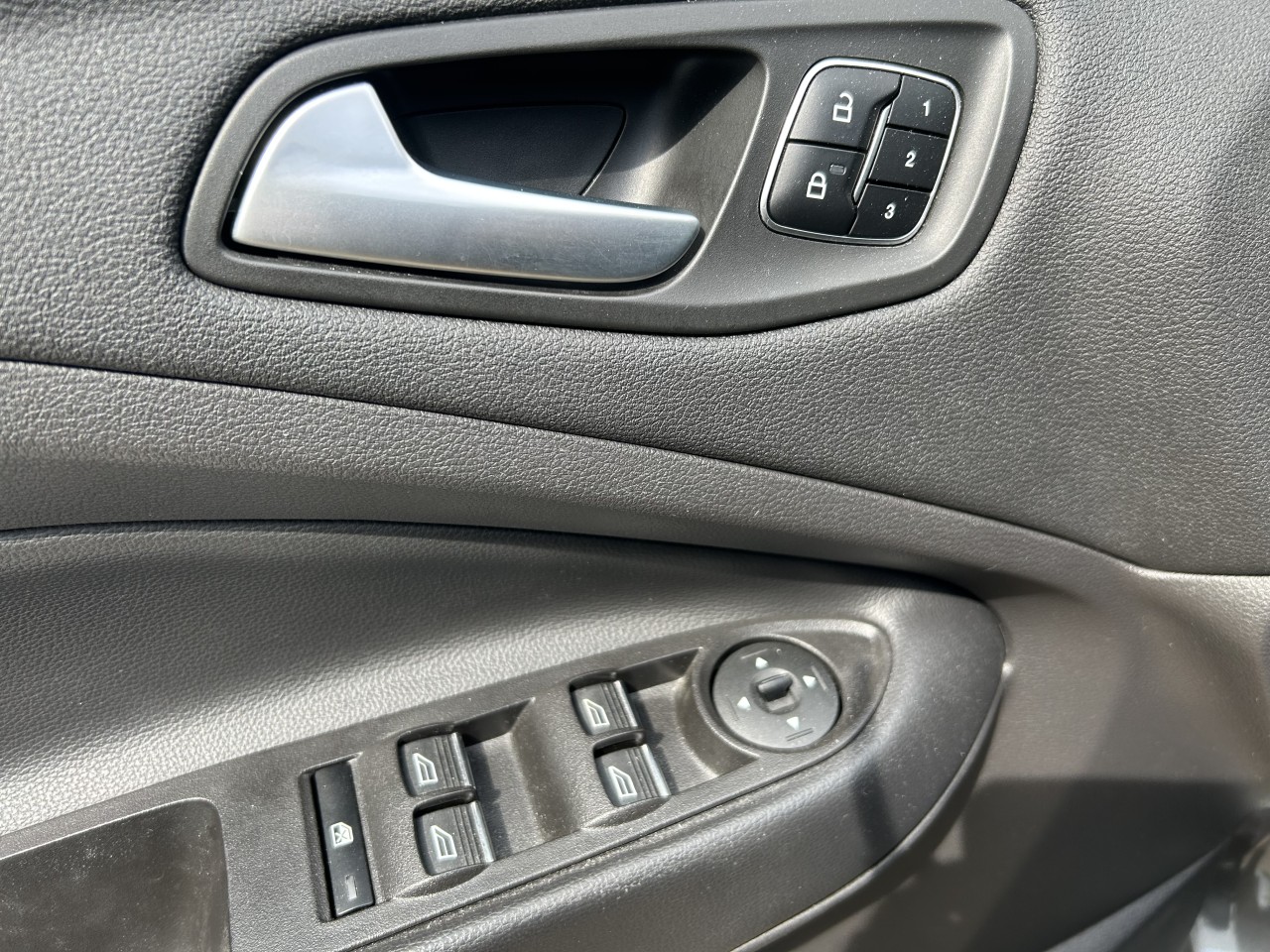 2018 Ford Escape Titanium Main Image