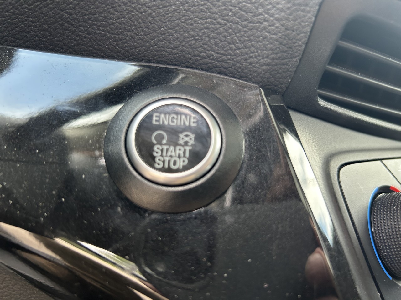 2018 Ford Escape Titanium Main Image