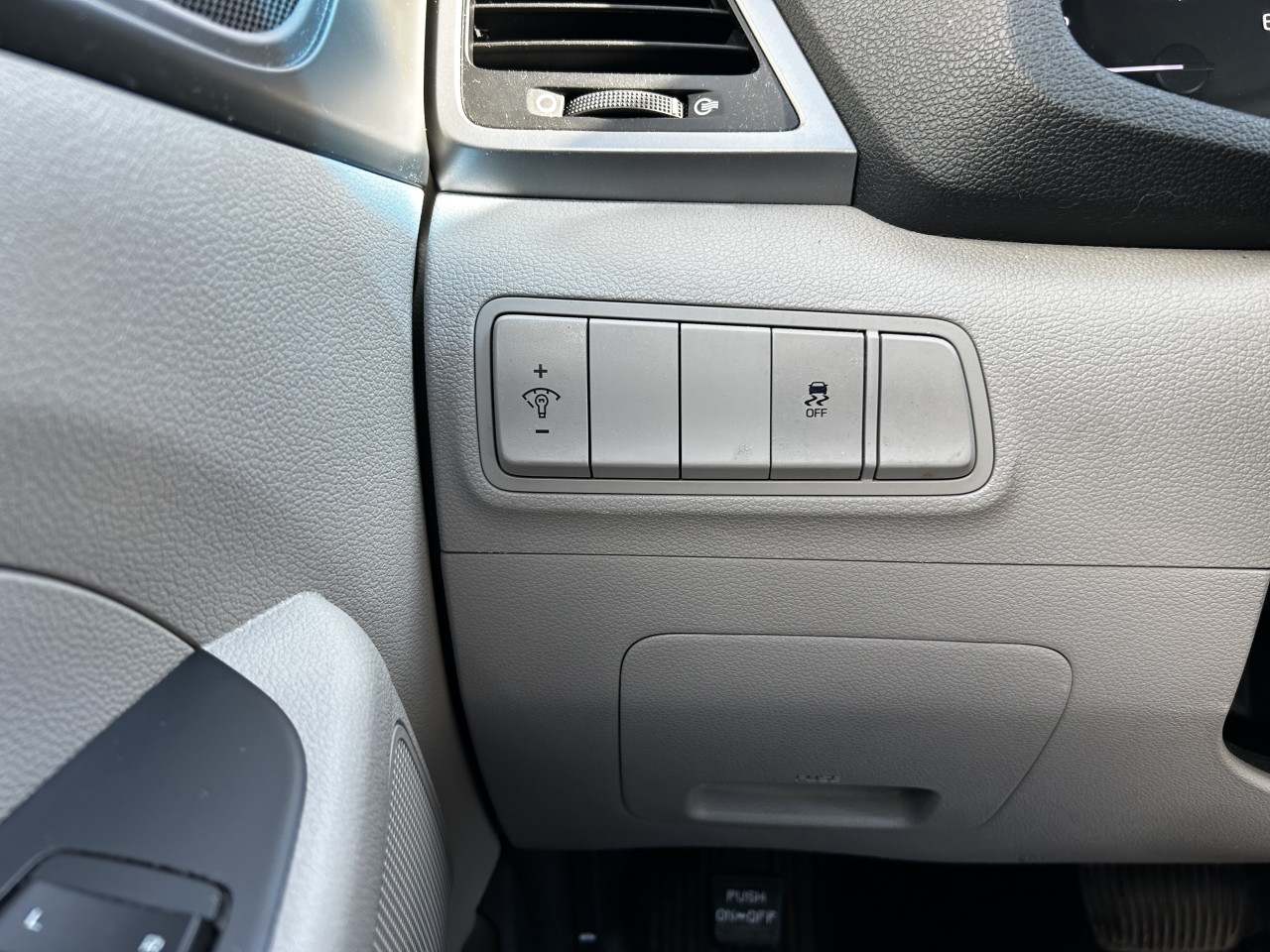 2017 Hyundai Tucson AWD 4dr 2.0L Main Image