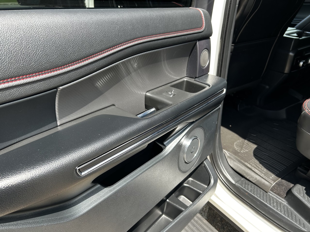 2021 Ford Expedition Limited Main Image