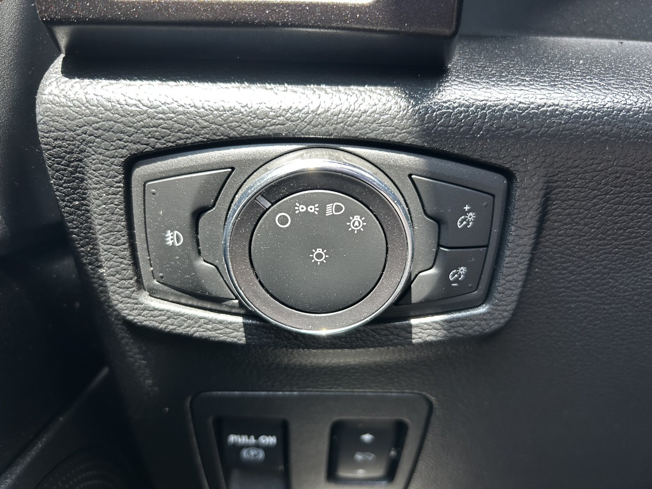 2021 Ford Expedition Limited Main Image