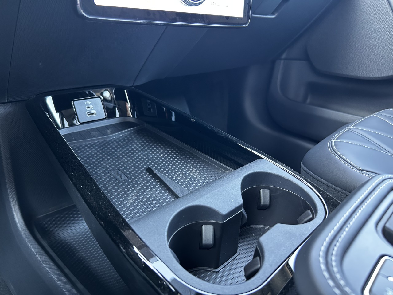 2025 Ford Mustang Mach-E SELECT AWD Main Image