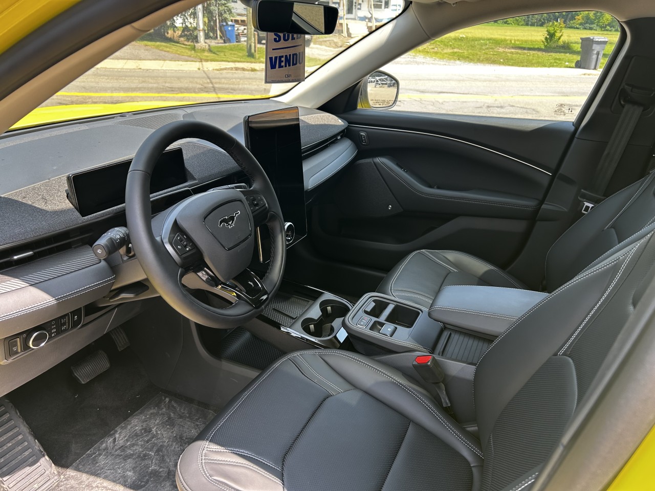 2025 Ford Mustang Mach-E PREMIUM AWD Main Image