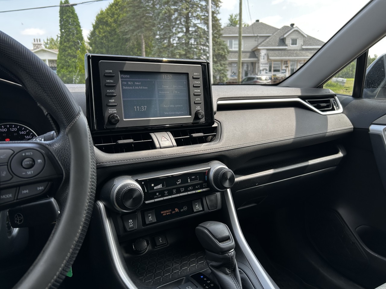 2020 Toyota RAV4 LE Main Image