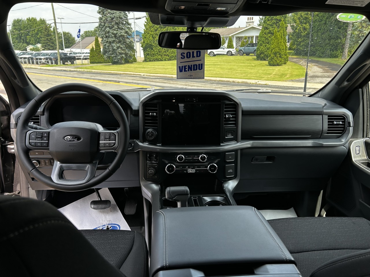 2025 Ford F-150 XLT Main Image