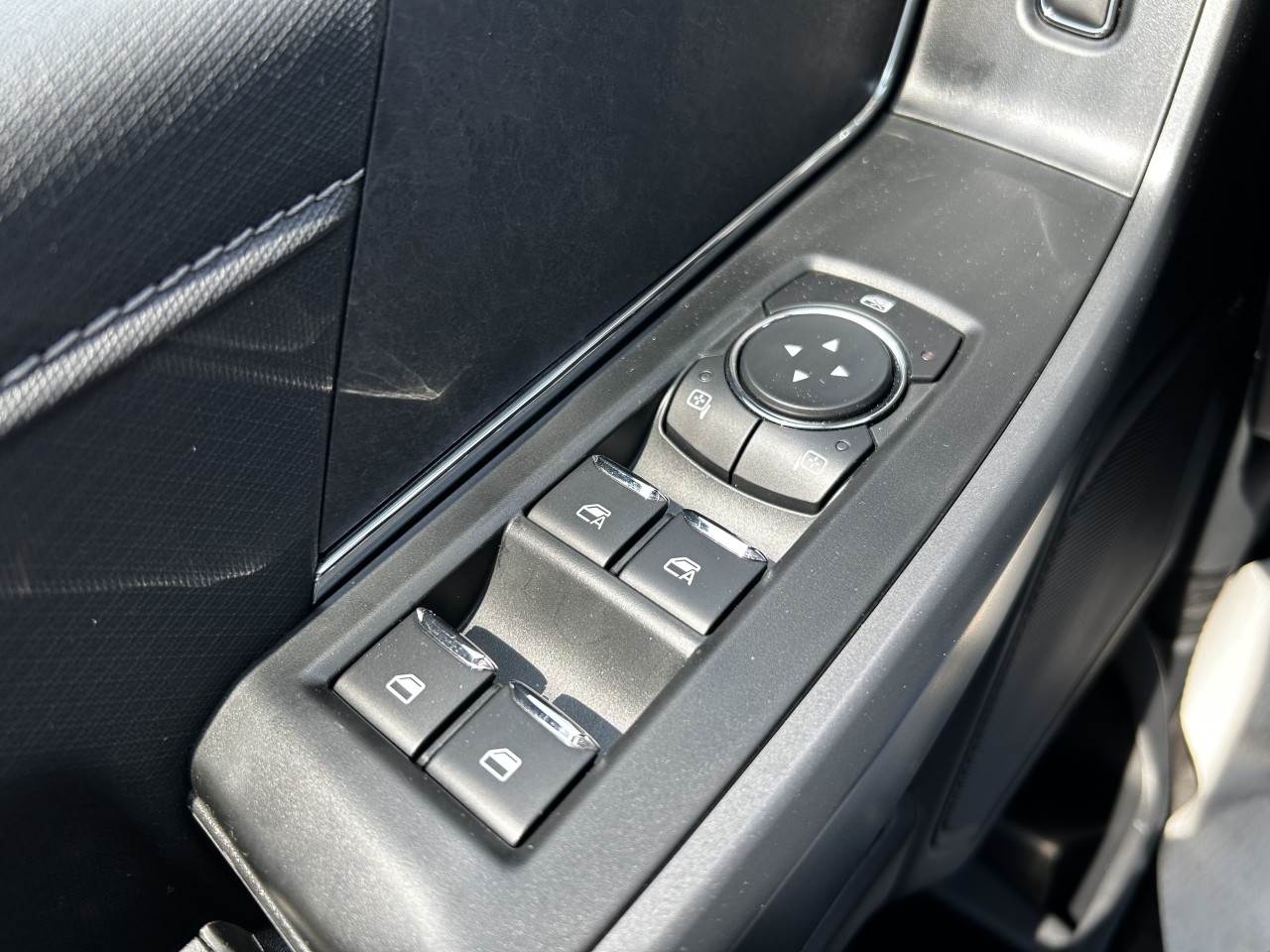 2025 Ford F-150 XLT Main Image