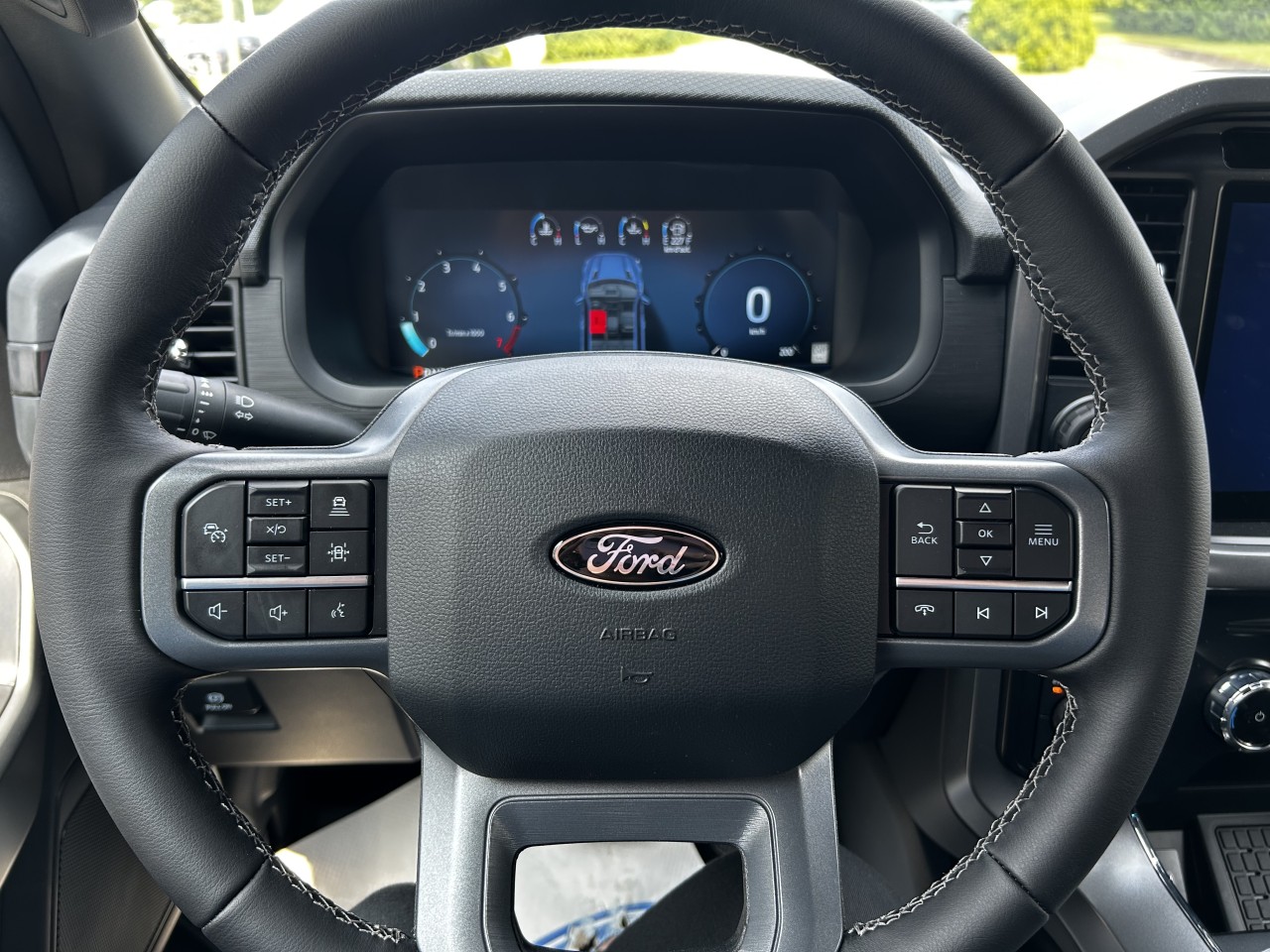 2025 Ford F-150 XLT Main Image