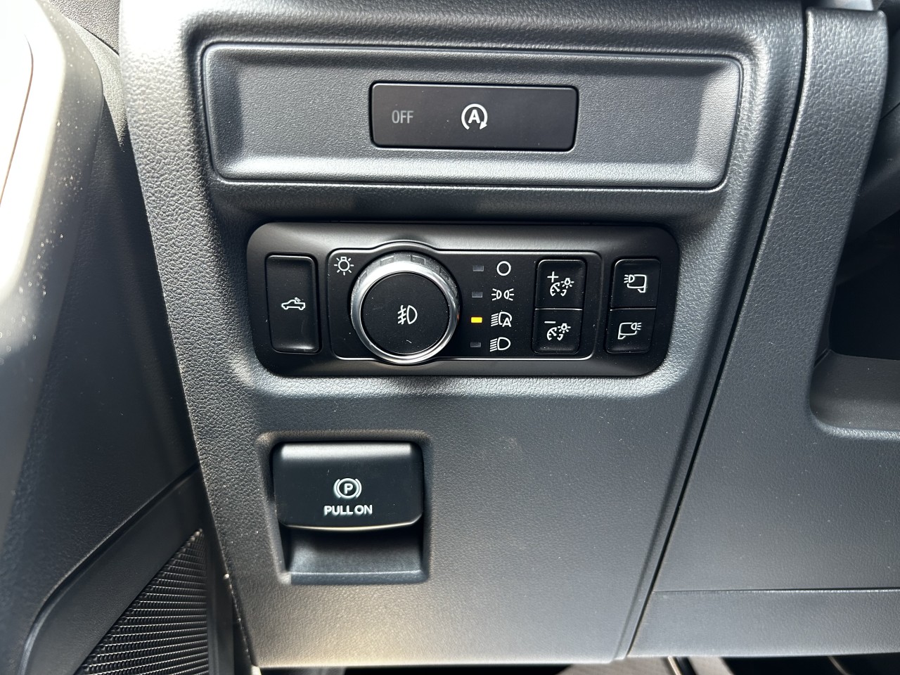 2025 Ford F-150 XLT Main Image
