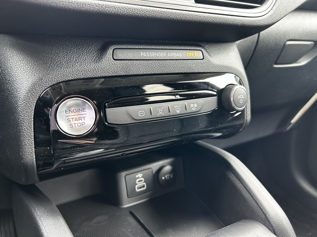 2025 Ford Escape PHEV Main Image