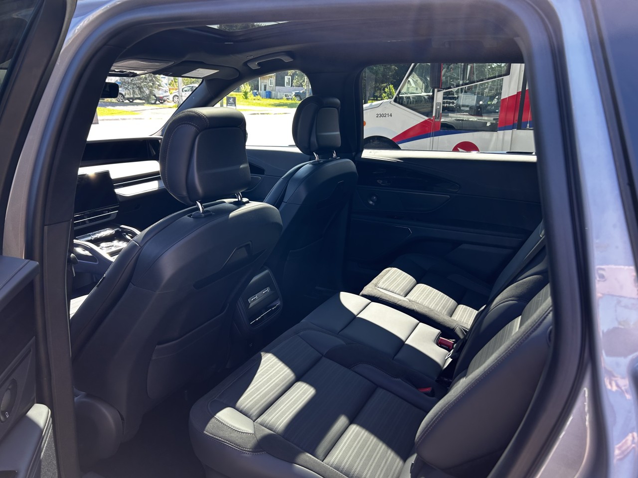 2025 Lincoln Nautilus Reserve Main Image