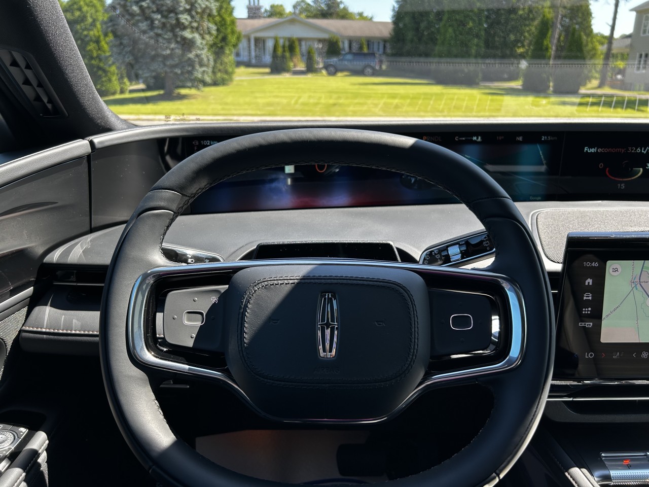 2025 Lincoln Nautilus Reserve Main Image