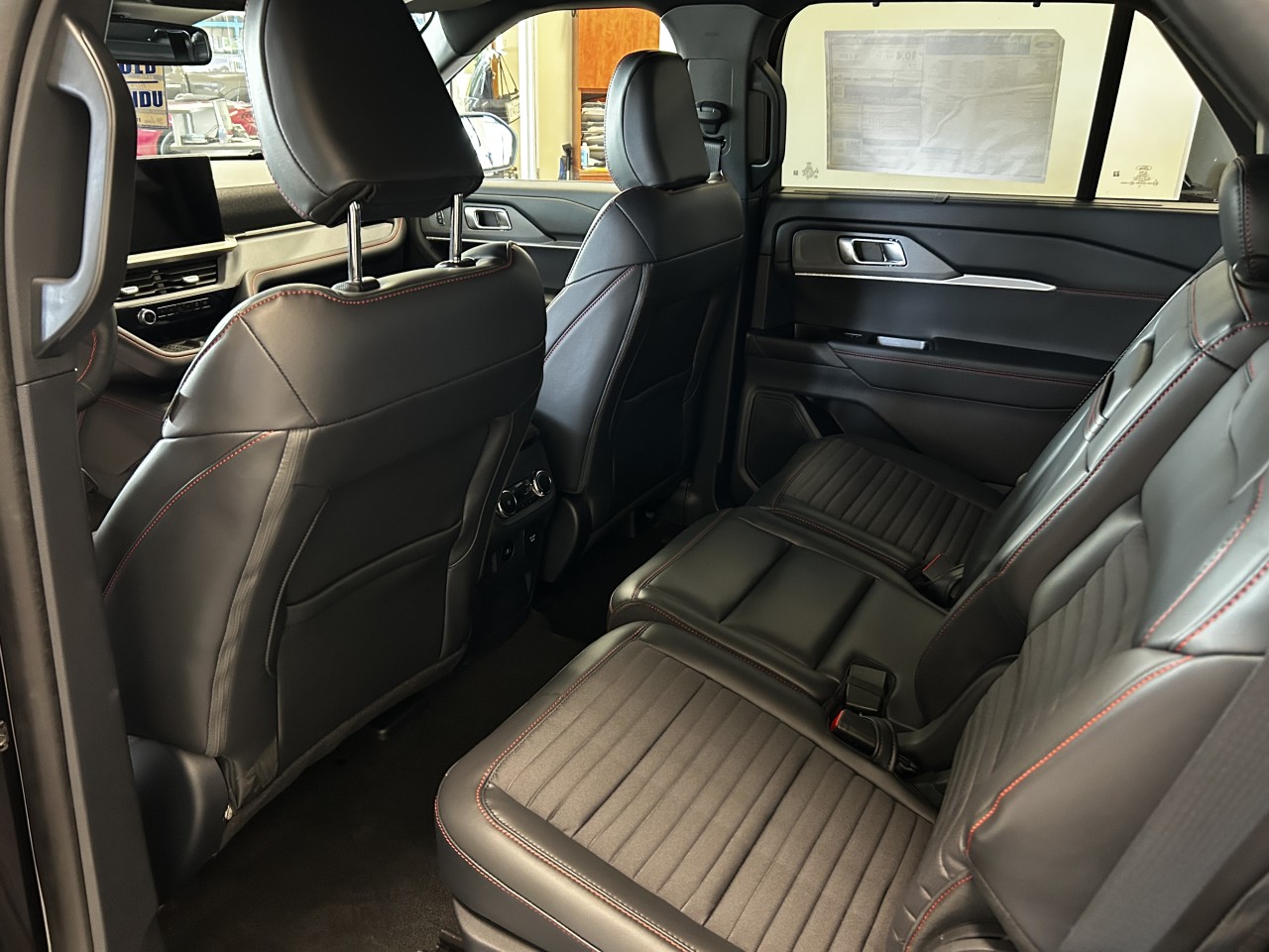 2025 Ford Explorer ST-Line Main Image